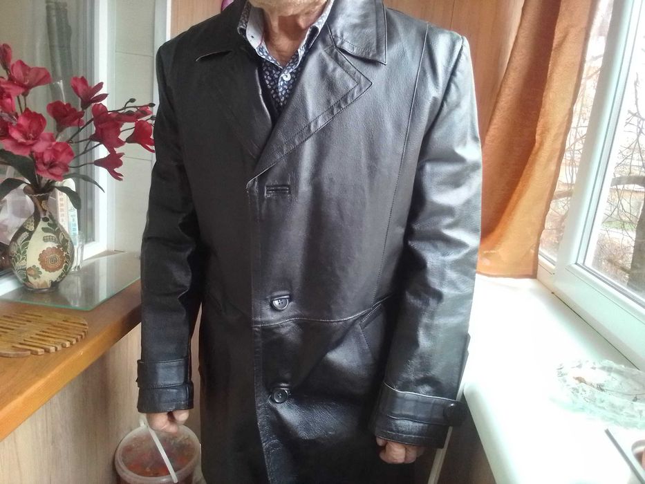 Продам  пальто  з натуральної  шкіри  для  чоловіка