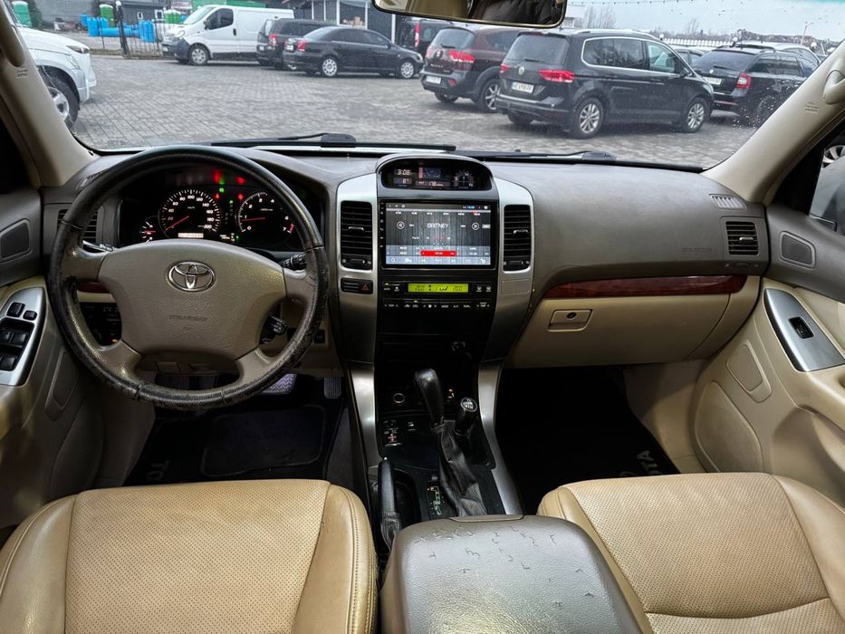 Toyota Land Cruiser 2003г., 4.0 газ/бензин, 7 мест. Обмен, Лизинг