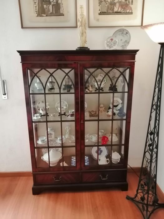 Vitrine usada como nova NEGOCIÁVEL