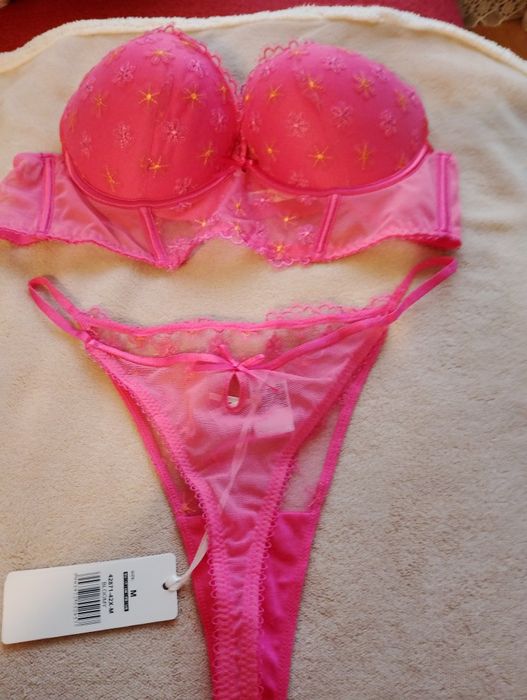 Komplet bielizny Esotiq Biustonosz 85B i stringi M