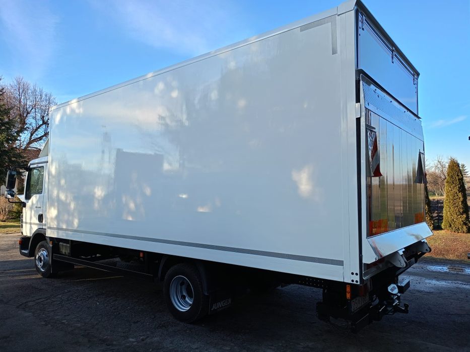 MAN 8.180, 2010r, kontener z windą