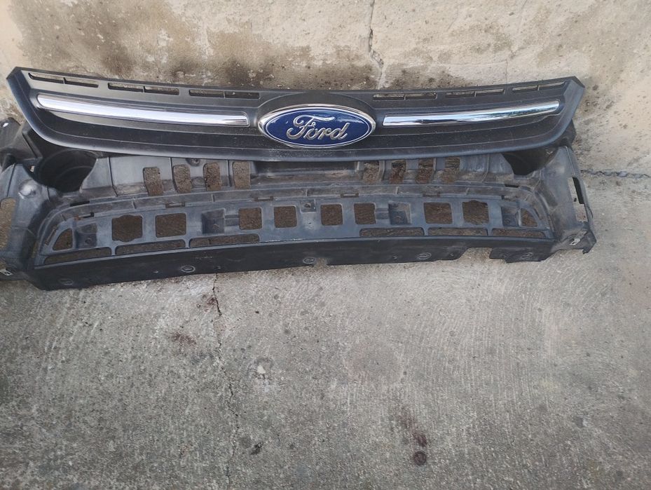 Ford Kuga MK2 2016 – przedni zderzak + mocowania komplet