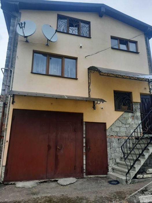 Продаж будинку с. Давидів