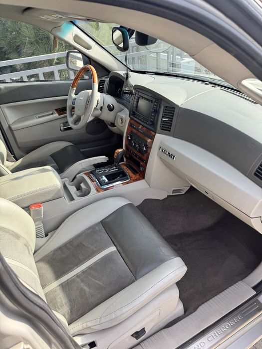 Jeep Grand Cherokee 5,7 HEMI Overland, 4x4, Quadra Drive ||, Gaz BRC