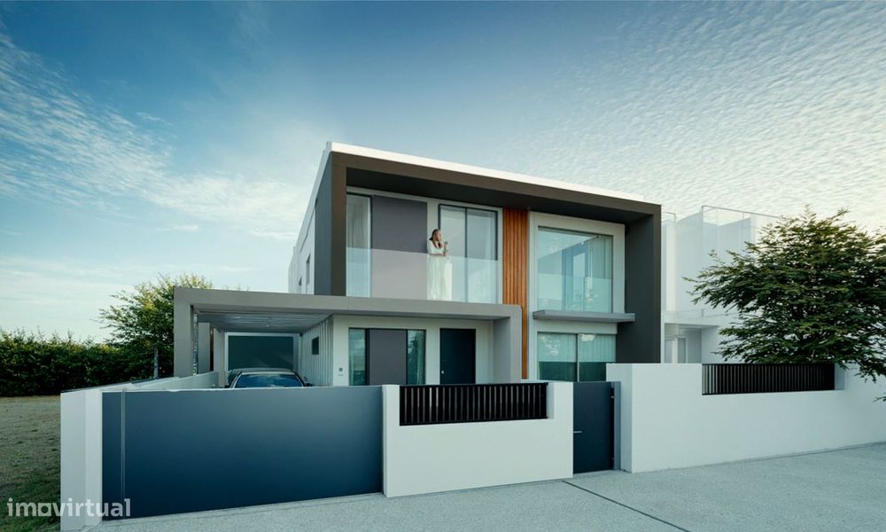 Moradia T4 c/ Garagem e Piscina - Santa Iria de Azóia