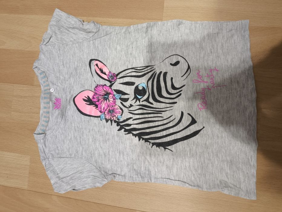 T-shirt dziewczęcy 110 cm