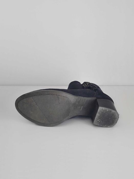 Botins de salto médio azuis em camurça (tam. 38)