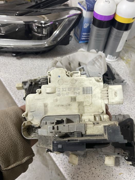 Замок дверей passat skoda golf  b6 b7 b8 superb 2 3 шкода а5 а7 тур