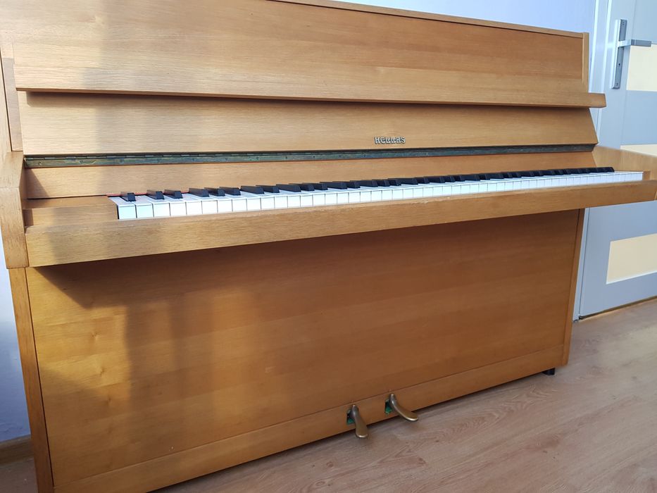 Sprzdam pianino HELLAS w bardzo dobrym stanie