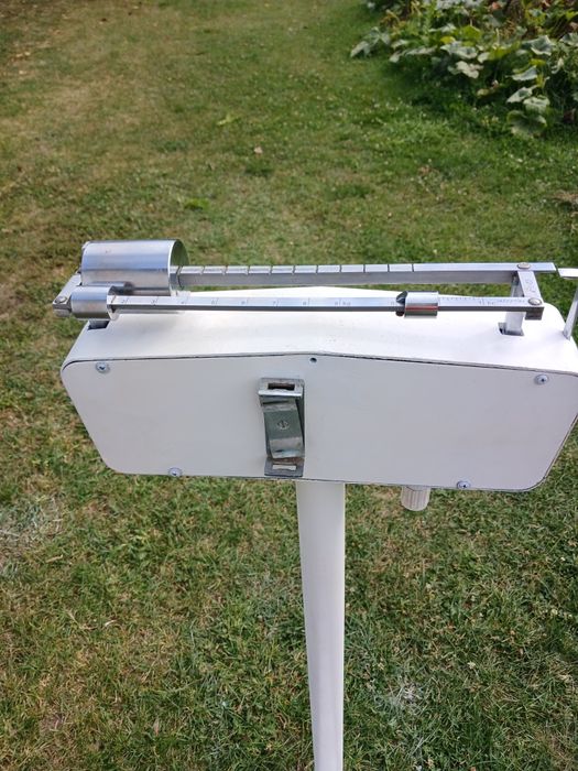 Продам ваги медицинські механічні в робочому стані без лінійки .