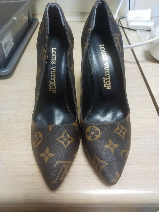 Brązowe szpilki Louis Vuitton rozmiar 37