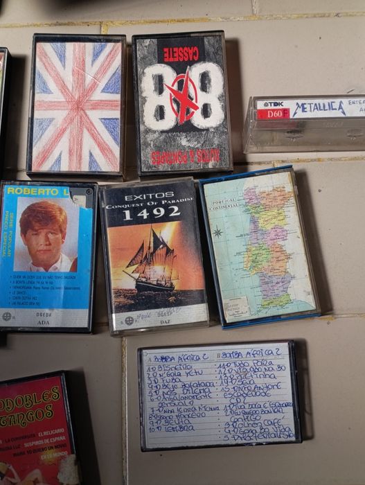 Lote de várias cassetes música