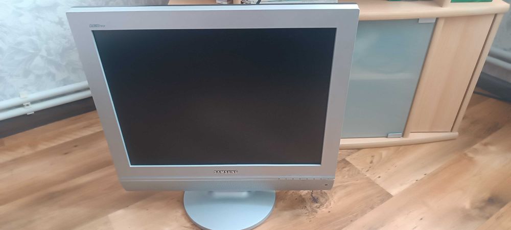 Телевізор Samsung 20 дюймів