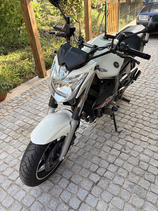Vendo Yamaha XJ6