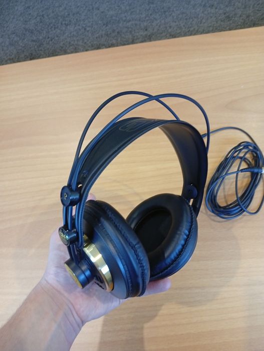 Fones AKG K-240 Studio Novos