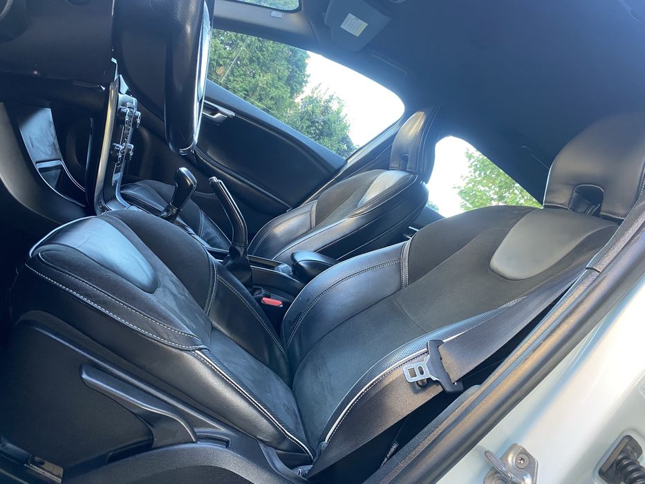 Volvo V40 2.0 D4 190cv R-DESIGN