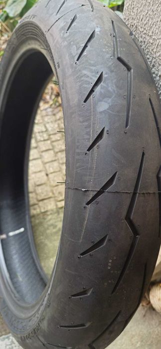 Pneus Pirelli Diablo Rosso 4 (120/55 R17 53W e 180/55 R17 73W)