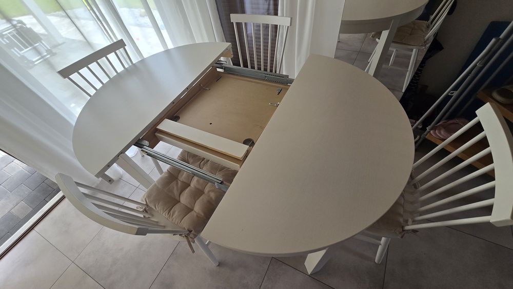 Stół rozkładany okrągły IKEA BJURSTA i 4 krzesła