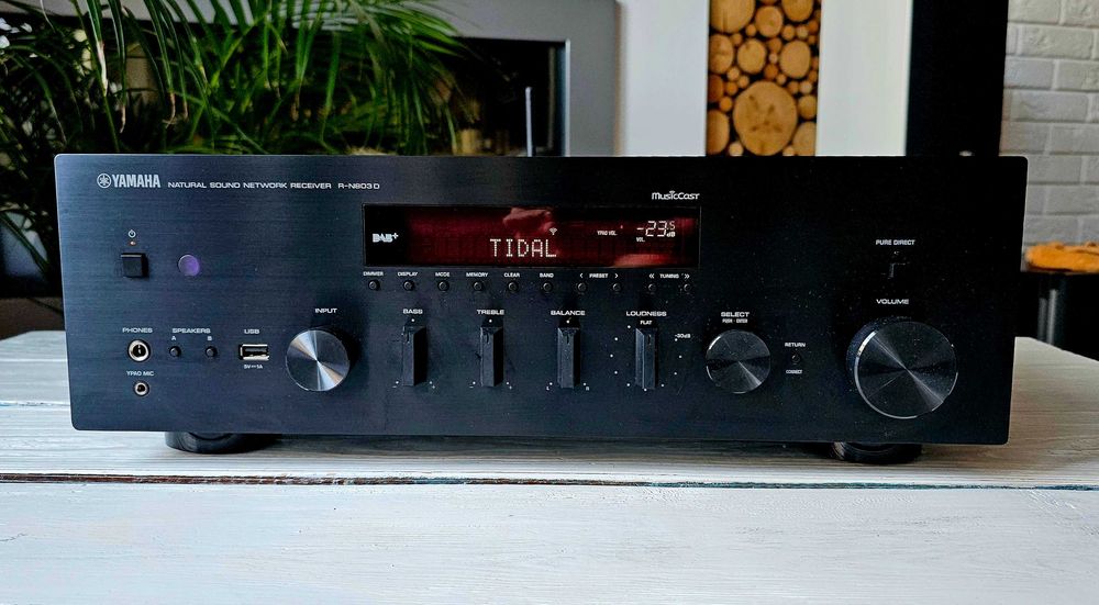Yamaha R-N803D - amplituner sieciowy - idealny jak nowy