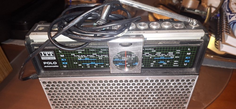 Rádio Vintage a funcionar sem qualquer problema