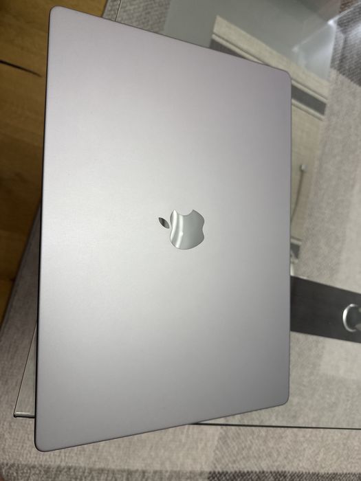 Macbook 16 m1 pro 512gb