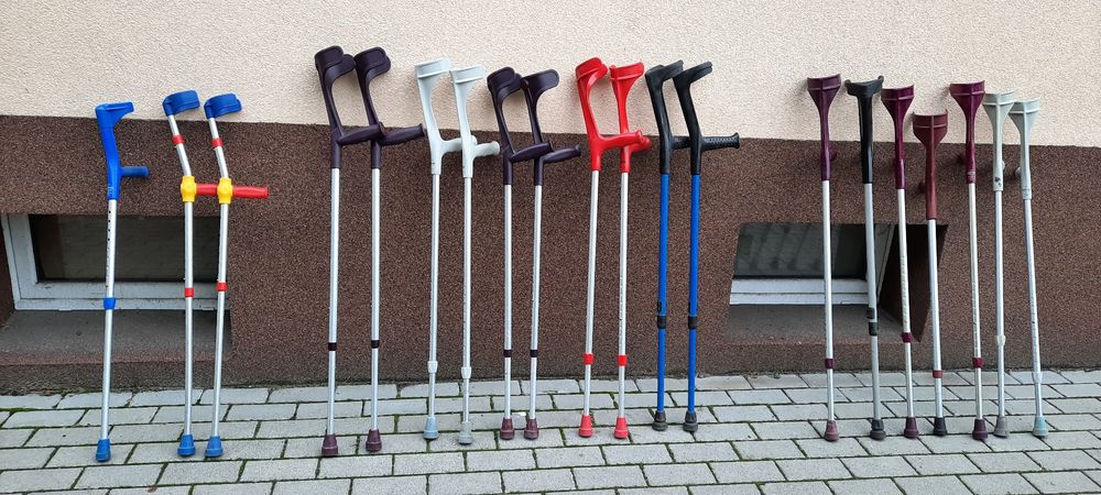 Kule inwalidzkie łokciowe ( dziecięce) para lub 1 sztuka do 130 kg