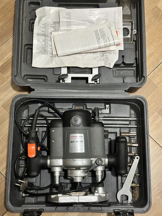 Фрезерний станок ручний