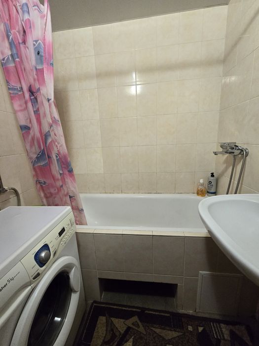 Здам подобово 3 кімнатну квартиру в центрі біля базару