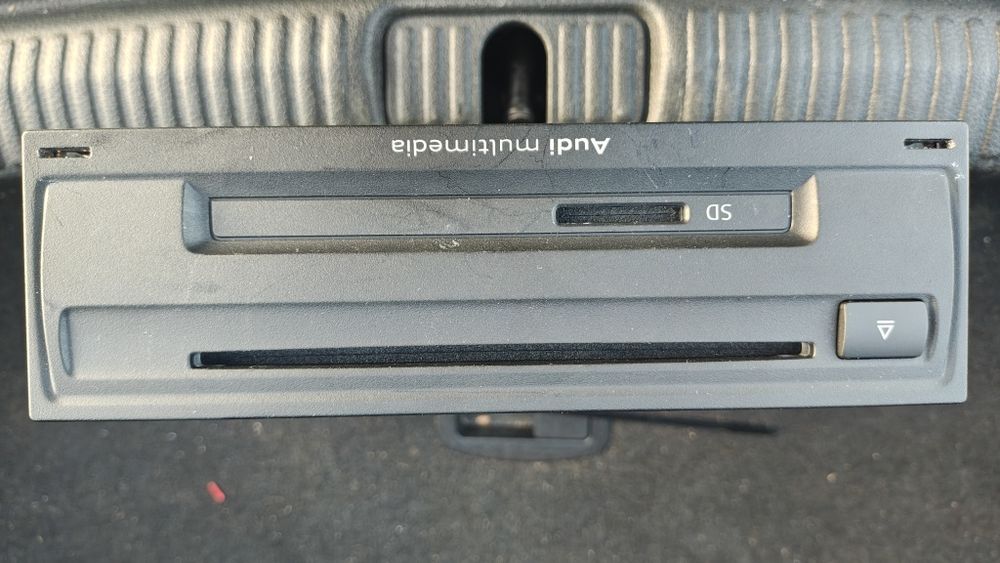 Ekran + jednostka MMI Audi A3 8v