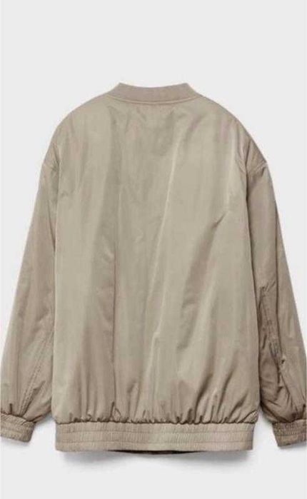 Бомбер Stradivarius