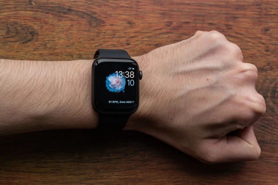 Apple Watch Series 5 44мм