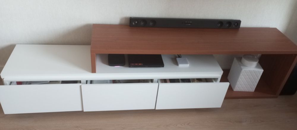 Móvel de tv e mesa de centro