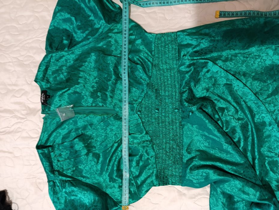 Плаття зелене нове