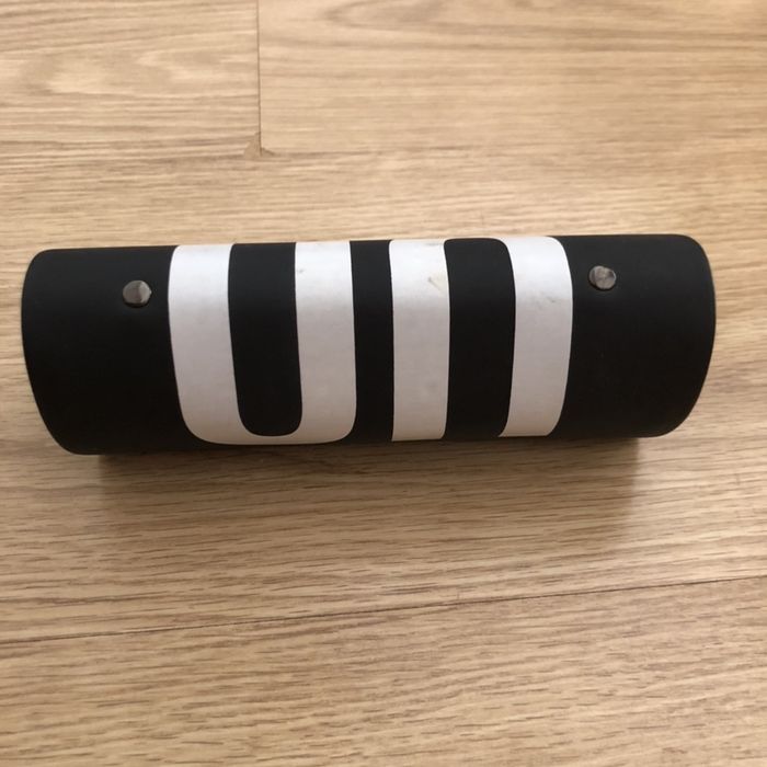 Oculos de sol UNOFFICIAL azuis... estao como novos.