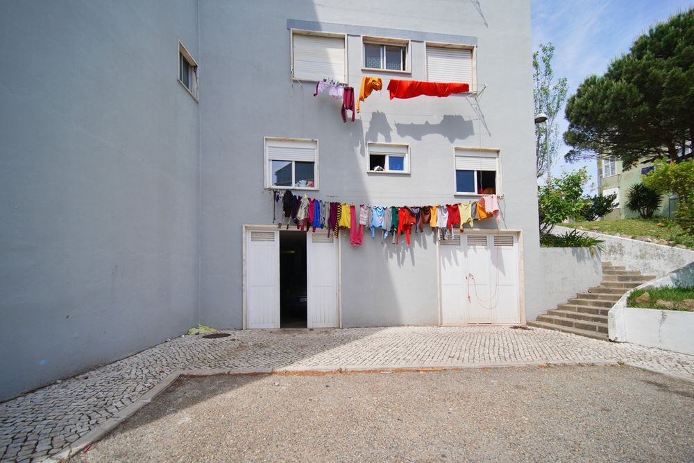 Apartamento Com Dois Armazéns