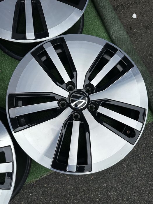 Диски  R17  5/112.  Vw e-Golf, Golf, Passat, Caddy .