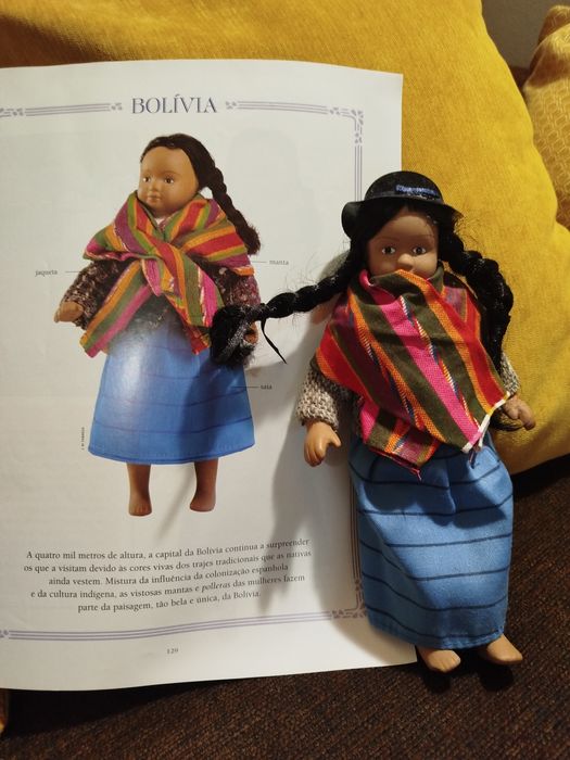 Bonecas em porcelana com 22cm de altura