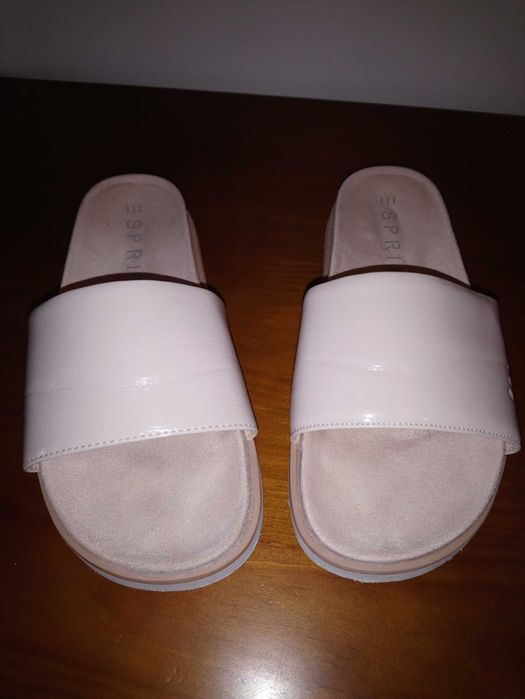 Chinelos rosa claro da Esprit