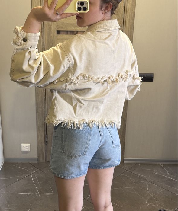 Джинсова куртка бежева від Pull&Bear