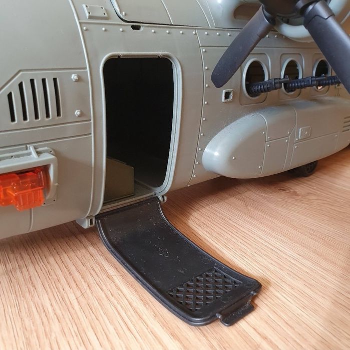 Avião de guerra grande