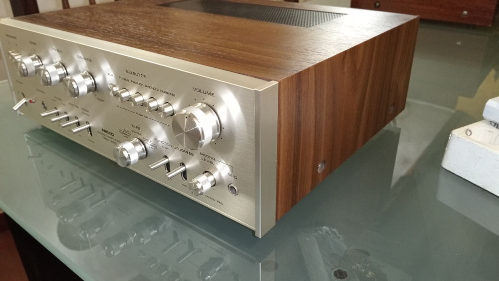 Nikko TRM-600 amplificador