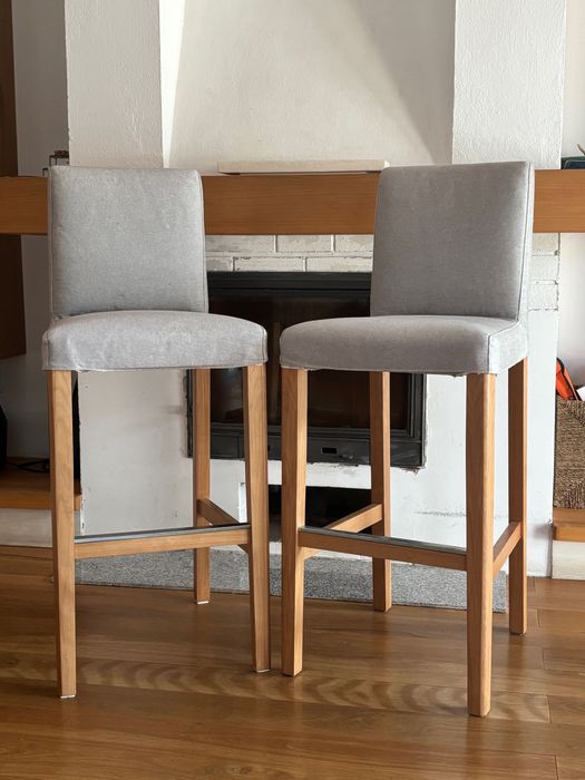 Krzesła barowe IKEA hokery BERGMUND