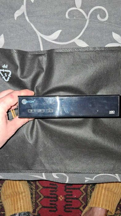 Продам спутниковый ресивер Orton