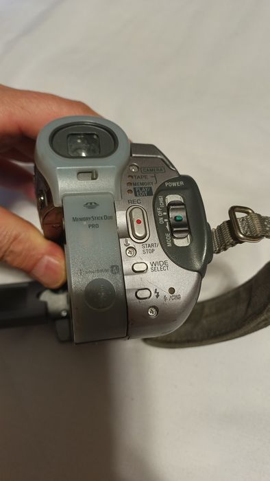 Видеокамера Sony Handycam DCR-HC90E