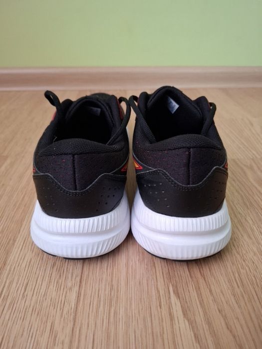 Кросівки ASICS 45p
