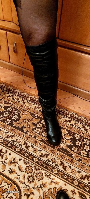 Продам фирменные женские кожаные сапоги ботфорты пр фирмы RYLKO пр Гер