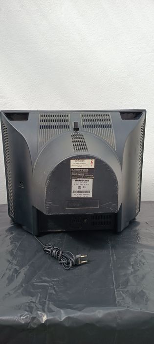 televisão antiga de tubo CRT Samsung