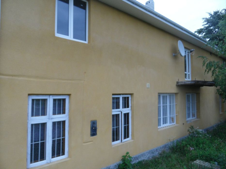 Поблизу м.Сторожинець комплекс відпочинку площею 443 +790 кв.м, річка