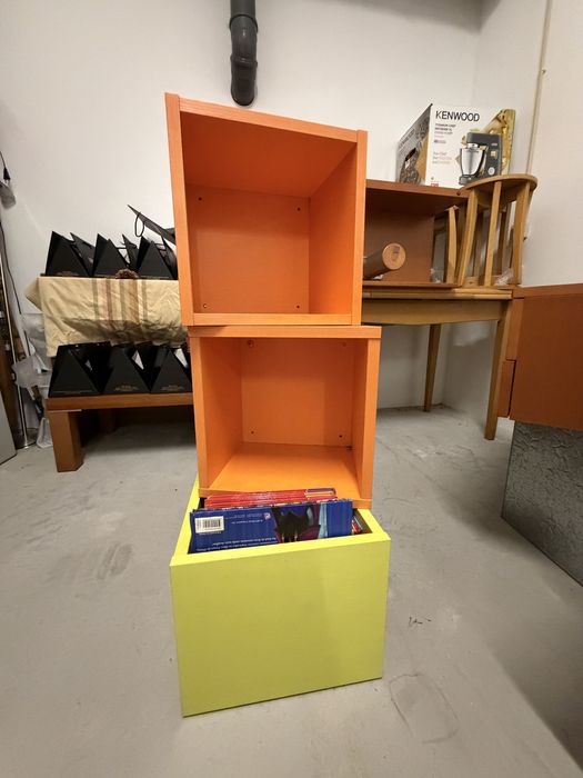Prateleira em forma de cubo