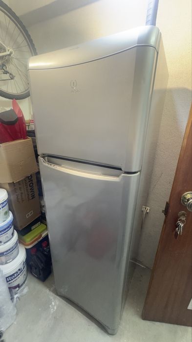 Frigorífico Indesit silver